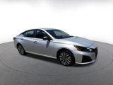 Used 2024 Nissan Altima 2.5 SV image 2
