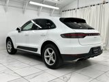 Certified 2021 Porsche Macan image 3