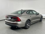 Used 2019 Volvo S60 T5 Momentum w/ Premium Package image 4