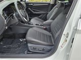Used 2023 Volkswagen Jetta SE image 5
