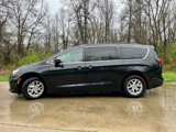 Used 2022 Chrysler Pacifica Touring-L image 5