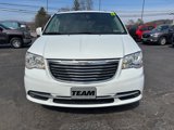 Used 2016 Chrysler Town & Country Touring image 2