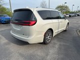 Used 2021 Chrysler Pacifica Pinnacle image 3