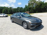 New 2025 Hyundai Elantra SE image 3