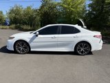 Used 2020 Toyota Camry SE image 2