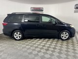 Used 2015 Toyota Sienna LE image 2