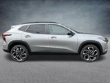 New 2025 Chevrolet Trax RS w/ Sunroof Package image 3