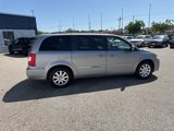 Used 2016 Chrysler Town & Country Touring image 6