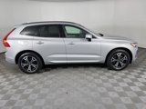 Used 2022 Volvo XC60 B5 Momentum w/ Climate Package image 3