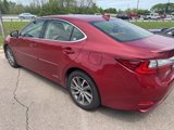 Used 2016 Lexus ES 300h image 2
