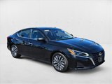 Used 2024 Nissan Altima 2.5 SV image 3