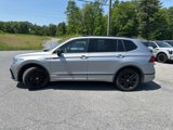 Used 2022 Volkswagen Tiguan SE R-Line image 4