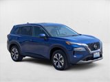 Used 2023 Nissan Rogue SV image 3
