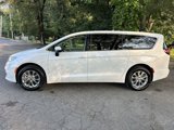 Used 2023 Chrysler Pacifica Touring-L image 5