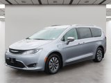 Used 2020 Chrysler Pacifica Limited w/ Advanced Safetytec Group image 2