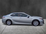 Used 2018 Toyota Camry LE image 3