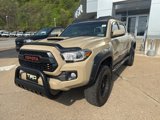 Used 2017 Toyota Tacoma TRD Off-Road image 3