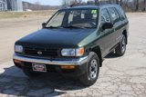 Used 1998 Nissan Pathfinder XE image 2