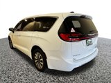 New 2025 Chrysler Pacifica Select image 3