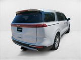 Used 2022 Kia Carnival LX image 5
