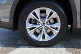 Used 2016 Toyota Highlander LE image 3