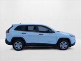Used 2017 Jeep Cherokee Sport image 4