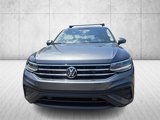 Used 2024 Volkswagen Tiguan SE w/ Panoramic Sunroof Package image 2