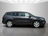 Used 2017 Chevrolet Traverse LT w/ Style and Technology Package image 3