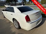 Used 2016 Chrysler 300 C image 5