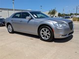 Used 2017 Chrysler 300 C Platinum image 2