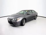 Used 2017 Toyota Camry SE image 2