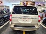 Used 2014 Chrysler Town & Country Touring-L w/ Driver Convenience Group image 5