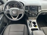 Used 2022 Jeep Grand Cherokee Laredo E image 2