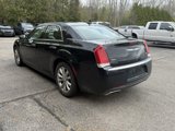 Used 2016 Chrysler 300 C image 5