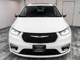 Used 2023 Chrysler Pacifica Limited image 2