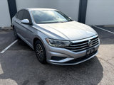 Used 2021 Volkswagen Jetta SE image 2