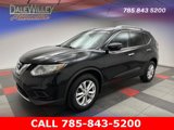 Used 2016 Nissan Rogue SV image 3