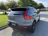 Used 2022 Volvo XC40 T4 R-Design image 5