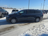 New 2025 Chrysler Pacifica Select image 2