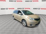 Used 2011 Toyota Sienna LE image 2