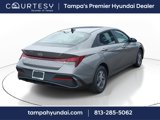 New 2025 Hyundai Elantra SE image 3