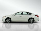 Used 2016 Nissan Altima 2.5 S w/ Power Driver Seat Package image 2