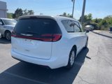 Used 2022 Chrysler Pacifica Touring-L image 5