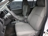 Used 2011 Nissan Frontier SV image 2