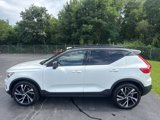 Used 2020 Volvo XC40 T5 R-Design image 2