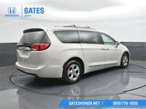 Used 2017 Chrysler Pacifica Touring-L Plus image 2