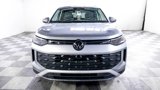 New 2025 Volkswagen Tiguan SE image 2