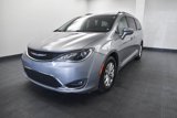Used 2019 Chrysler Pacifica Touring-L image 3