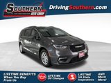 Used 2022 Chrysler Pacifica Touring-L image 1
