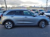 Used 2022 Kia Niro EX image 4